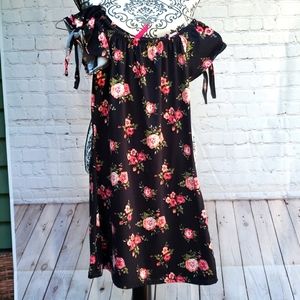 ♥️5for25 Cute 4 U Black w/roses dress